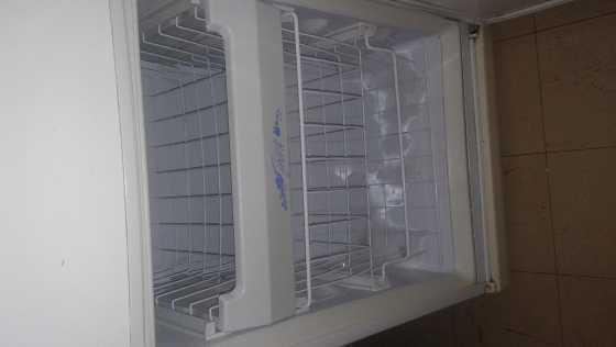 Whirlpool fridge in good condition