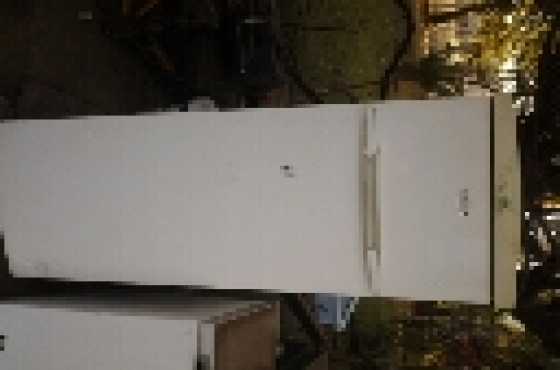 Whirlpool upright freezer 280l