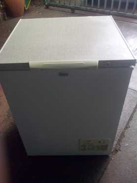 White 150 liter KIC chest freezer very good condition - I CAN DELIVER.