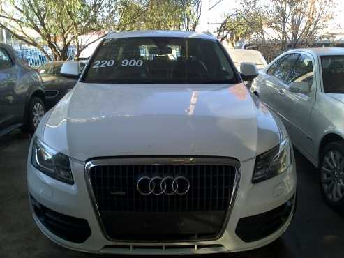 WHITE AUDI Q5 2.0 FSI QUATRO S TR 2010