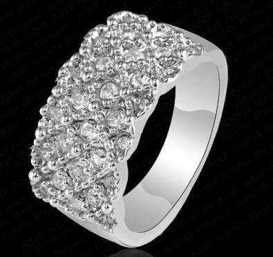 White gold Plated chunky ring with Cubic Zirconia.