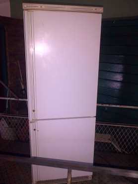 White KELVINATOR 360 liter double door fridge (fridge top AND fridge bottom) in good condition.