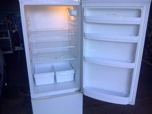 White KIC 350 liter double door fridge freezer (fridge top and freezer bottom) excellent condition.