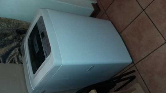 White LG 8.2 KG Washing Machine