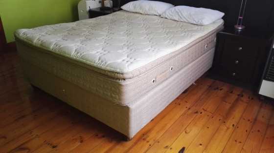 White Sealy bed mattress and Base for Sale.