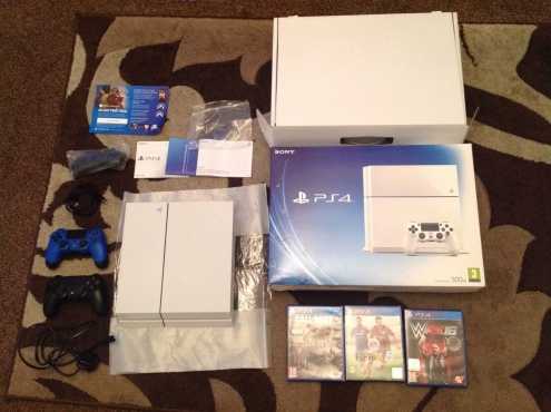 White Sony PlayStation4 500GB Console  3 Games