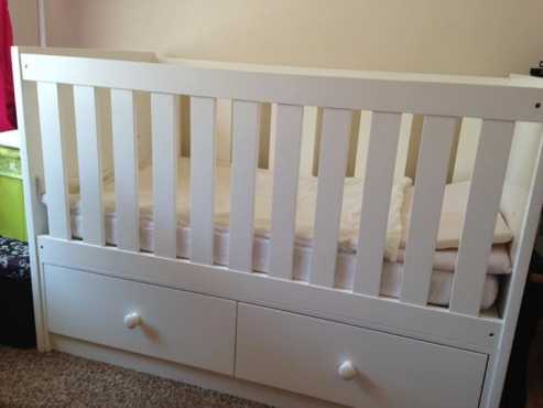 White Wooden Cot