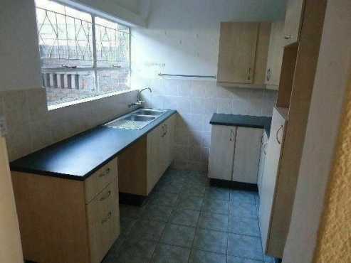 WINDSOR 3bedrooms, bathroom, kitchen, lounge, Rental R6000 excl