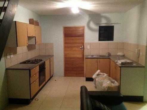 WINDSOR EAST 1bedroom, bathroom, kitchen, lounge, Rental R3500