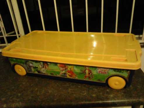 Winnie the pooh toy box on wheels