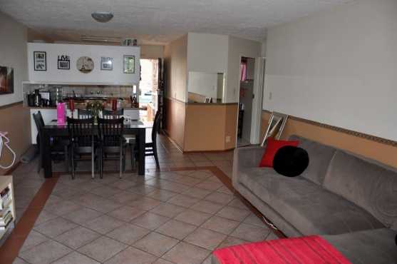 Wonderful 2 Bedroom Townhouse in Moreleta Park, Pretoria East FOR SALE For Only R670 000