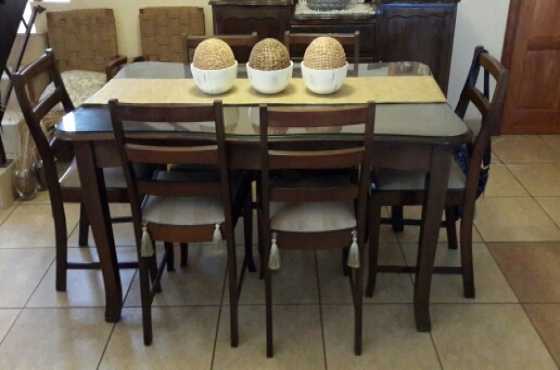 Wood 6 Seater Diningroom Table with Sideboard