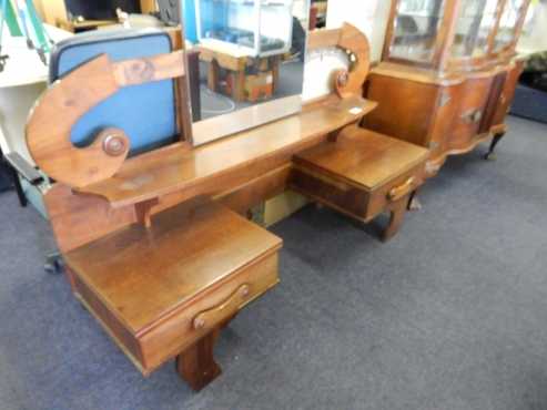 Wooden Dressing Table with Mirror