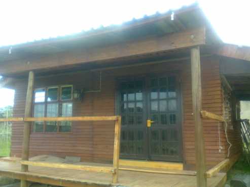 Wooden Log home close to Honeydew