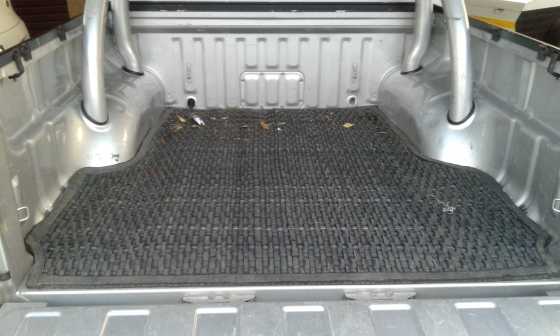 Woven rubber mat