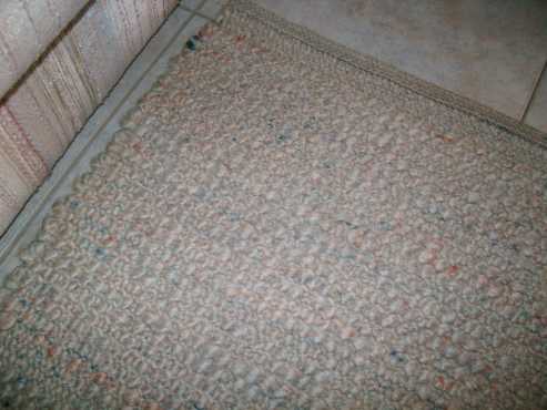 WOVEN WOOL CARPET