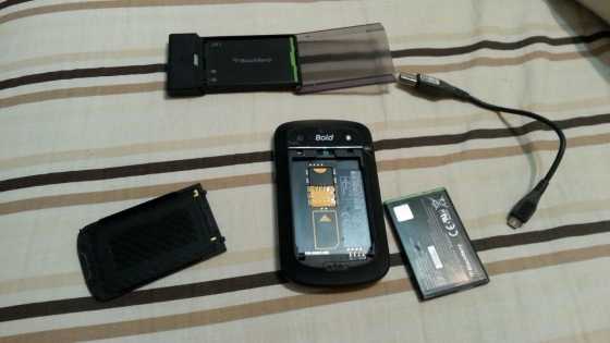 x2 Blackberry cell phones for sale - R1 000 for bothcash only