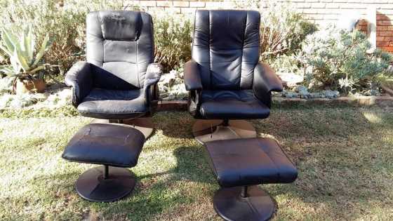 X2 leather massage chairs with Footstools