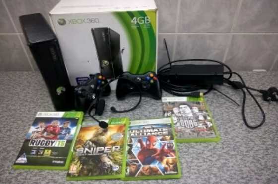 Xbox 360 2 remotes 4 games 4gd