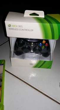 xbox 360 250gb. With two controllers and all original cabels.