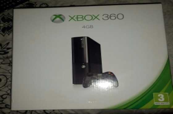 XBOX 360 4GB