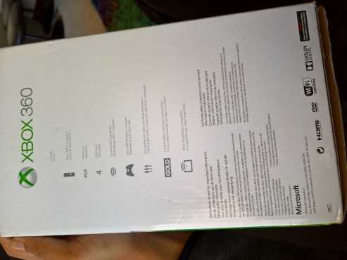 Xbox 360 4GB with game