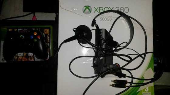 Xbox 360 Elite 500GB console