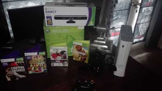 Xbox 360  Kinect sensor  4 games