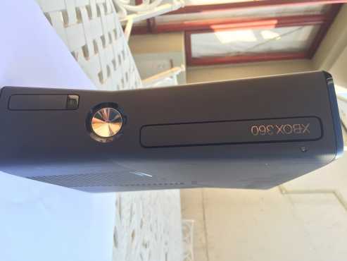 Xbox 360 S (Excellent Condition)