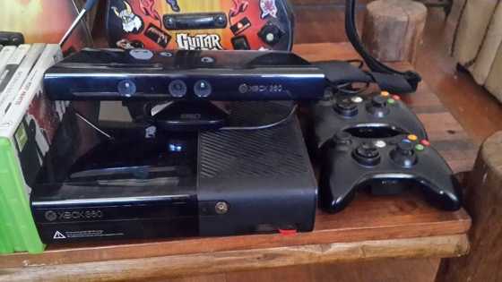 Xbox 360 with 25 games
