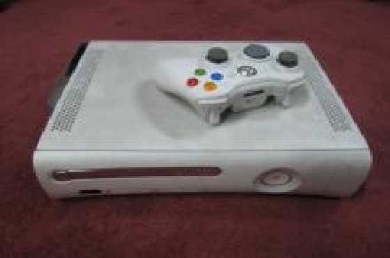 XBOX 360   Xbox 360 White Console  psu  cables  1 silver Wireless Controller