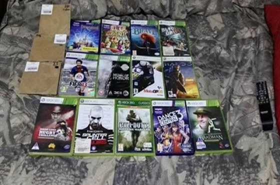 Xbox - Kinnect and 17 games with 3 remotes