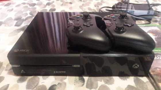 XBox One, 2 controles amp 12 Games
