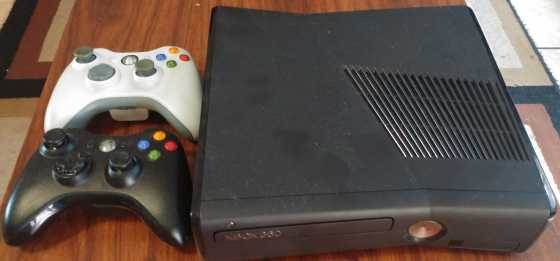 Xbox360 with 12 games