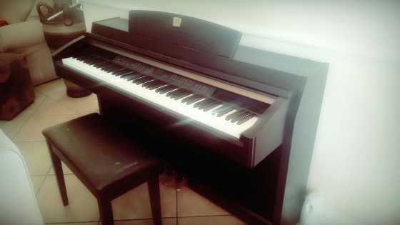 Yamaha clavinosa piano