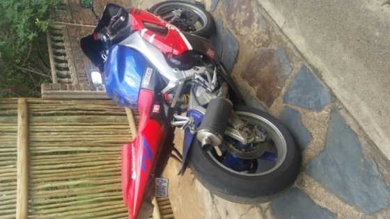 Yamaha R1