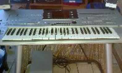 Yamaha Tyros 4