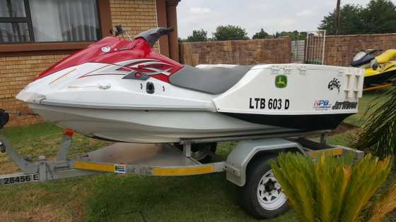 Yamaha Waverunner VX700 Jetski with Side Pods