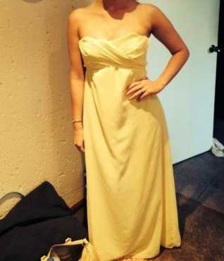 Yellow bridesmaid dress for sale. URGENT SALE