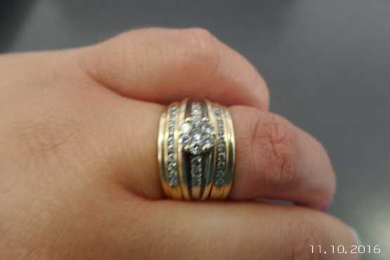 Yellow gold ring set with diamonds, wedding ringengagement ringeveryday ring