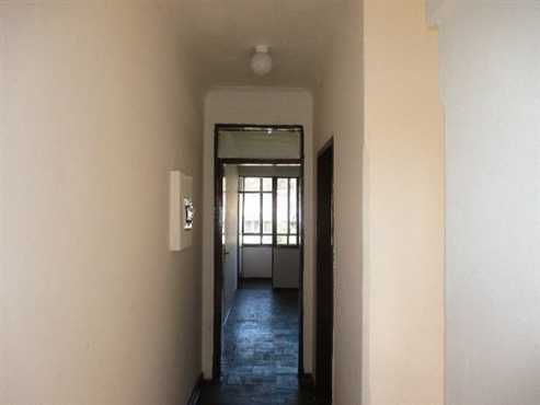 Yeoville 2beds, bathroom, kitchen, lounge, Rental R2930,89 on Bedford