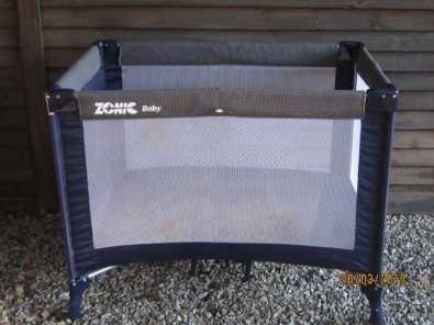 Zonic camping cot