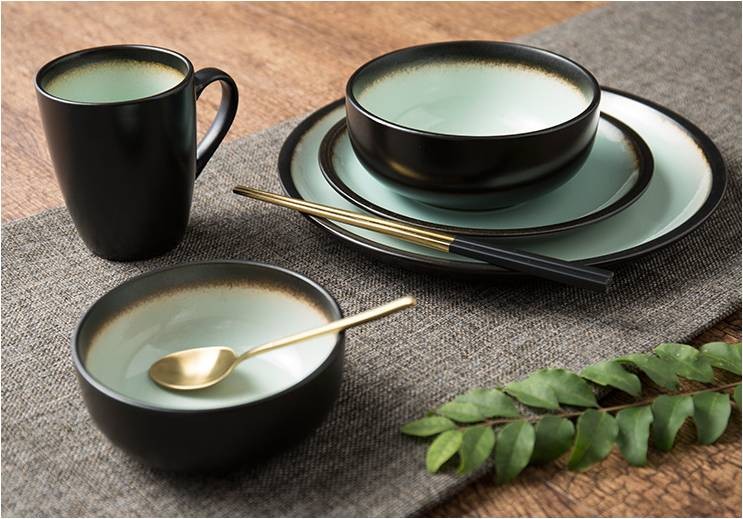 Wholesale Porcelain Plates and Mug and Bowls