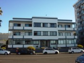 Spacious 2 bedroom apartment unfurnished 2 bedroom apartment in a popular complex in Mouille Point.